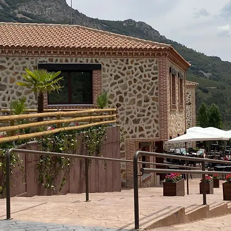 Casa Rural La Cabrera-3